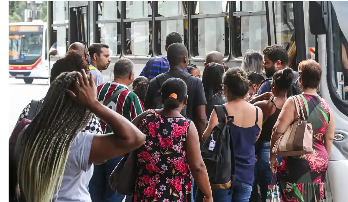 Desemprego recua para 6,2% em maio, o menor para o período desde 2012