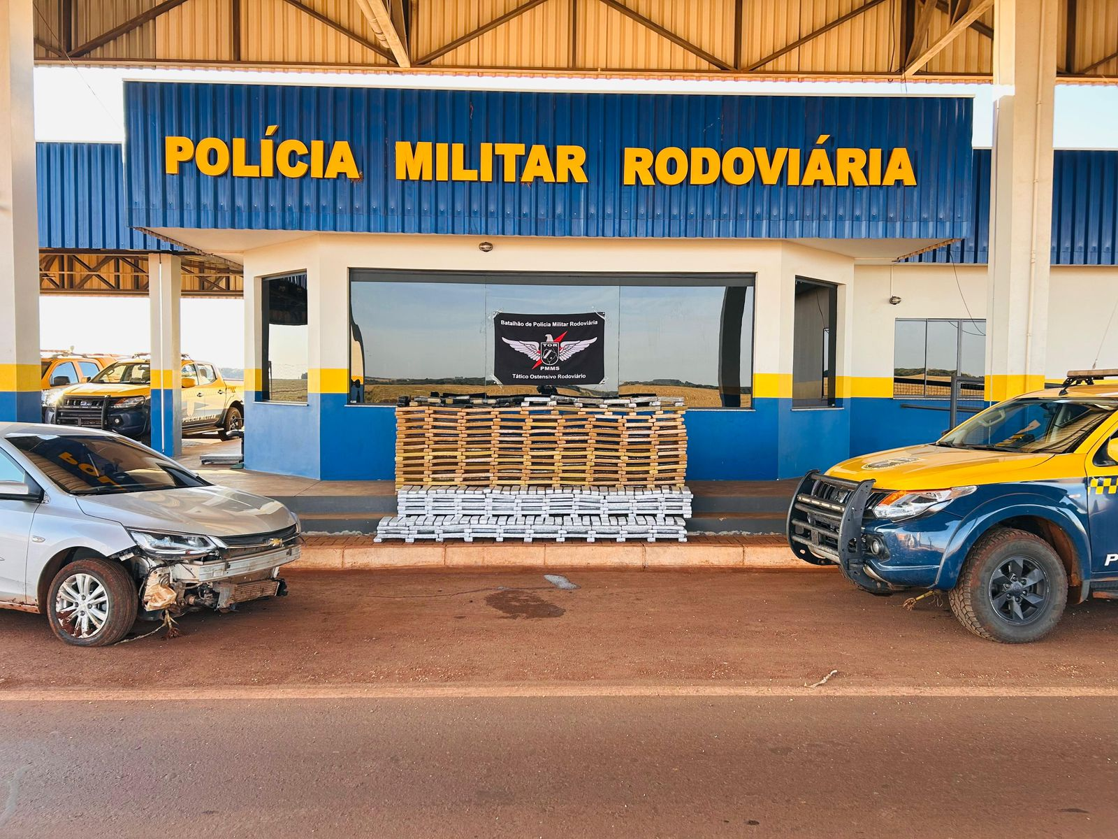 Polícia Militar Rodoviária apreende mais de meia tonelada de droga em Maracaju.