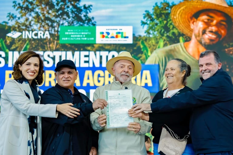 “Nunca houve tanta política de inclusão social como agora”, diz Lula durante entregas do Programa Terra da Gente em Ponta Porã