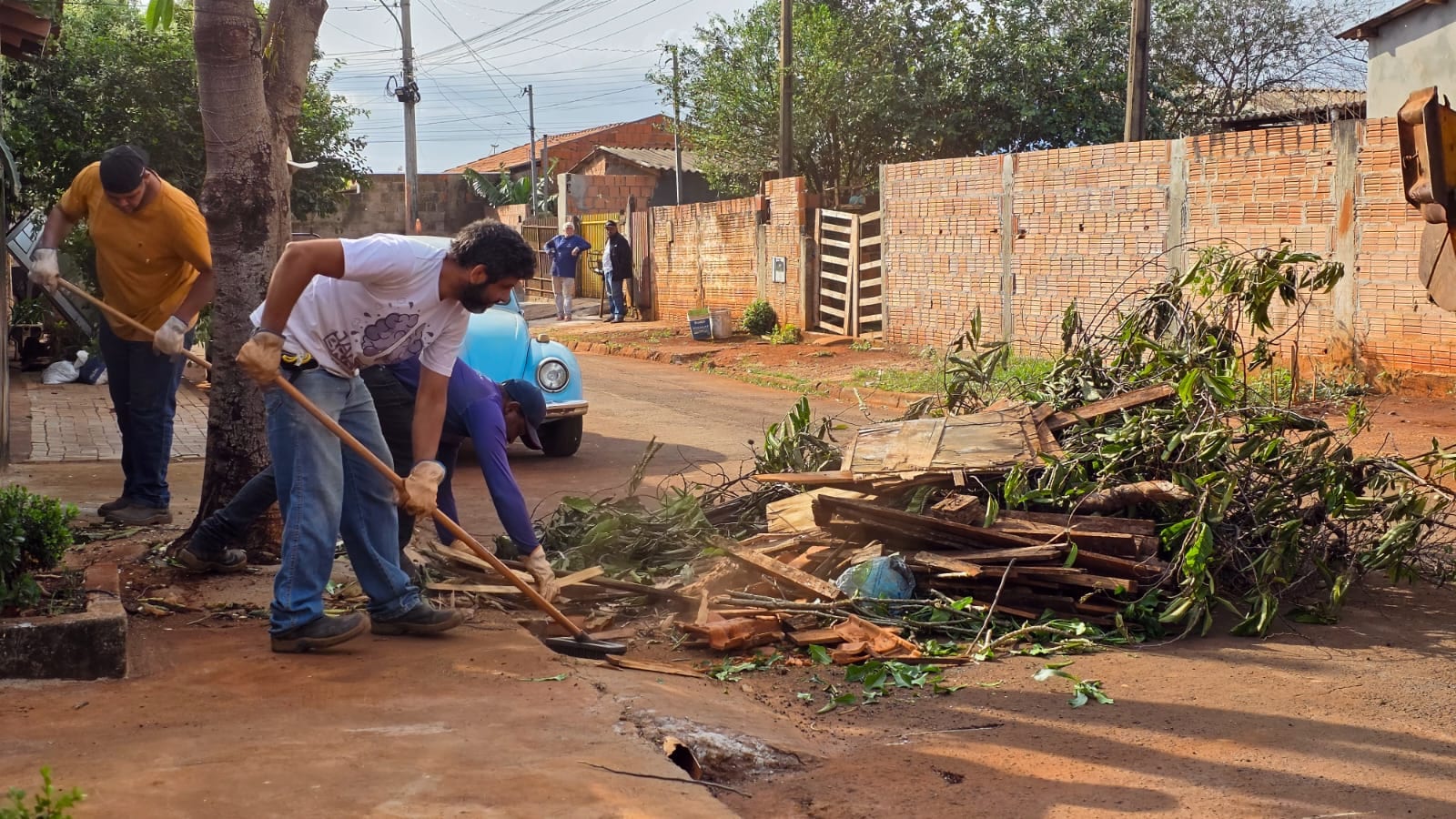 Prefeitura de Maracaju reforça campanha “Calçadas Limpas” e alerta para descarte irregular de resíduos.