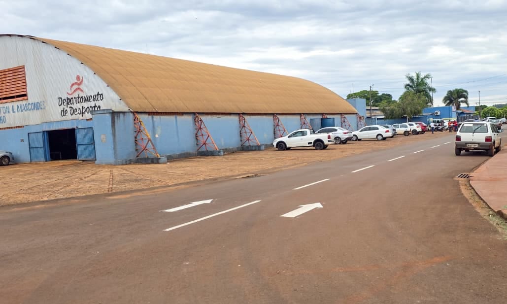 Prefeitura de Maracaju implementa sentido único na Rua Teófanes Barbosa de Moraes para melhorar a fluidez do trânsito.