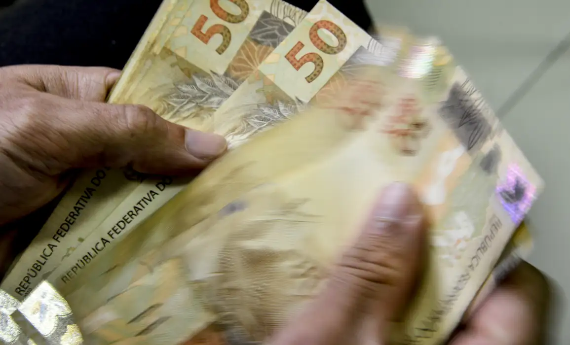 Mercado financeiro eleva projeção de expansão da economia