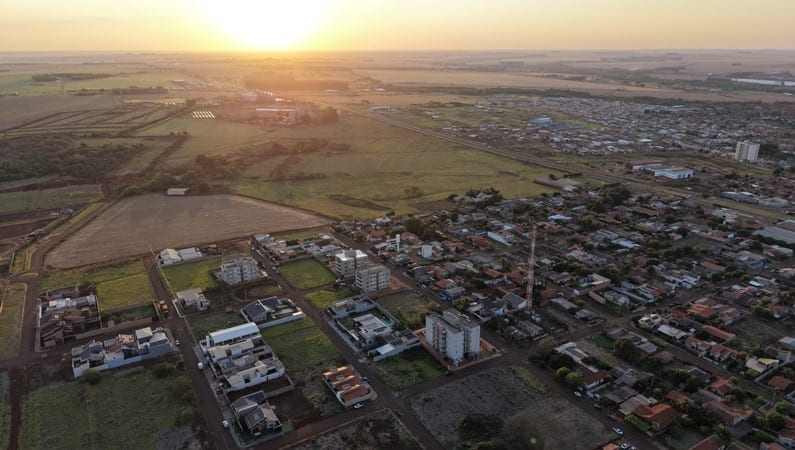 Maracaju registra "veranico" de 32°C e entra em alerta para ventos fortes nesta segunda-feira