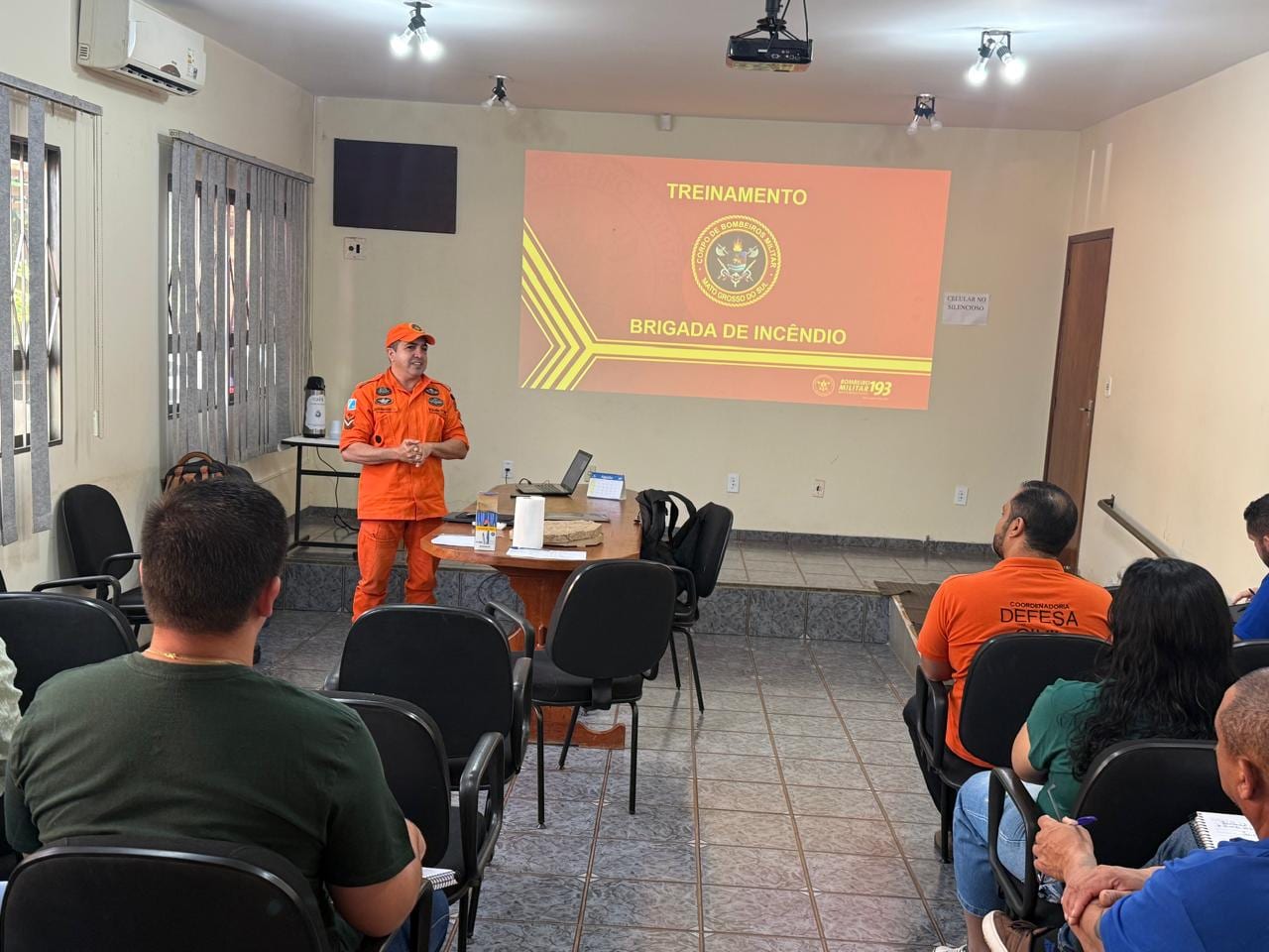 Prefeitura de Maracaju promove treinamento de Primeiros Socorros e Brigada de Incêndio para servidores municipais.