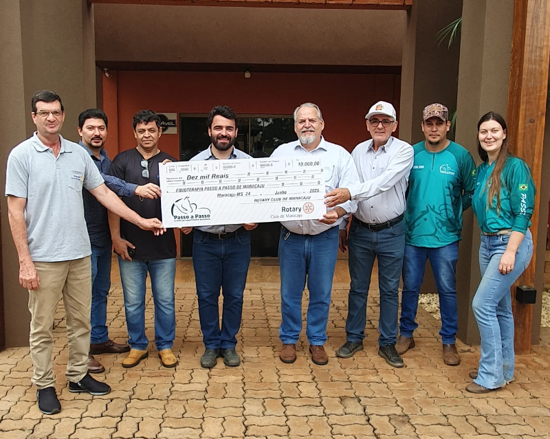 Rotary Club de Maracaju doa R$ 10 mil à Equoterapia Passo a Passo com recursos da Festa da Linguiça