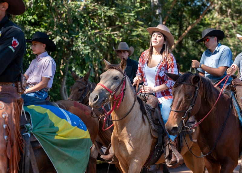 Viviane Luiza é madrinha da 26ª Cavalgada da Amizade em Pedro Gomes