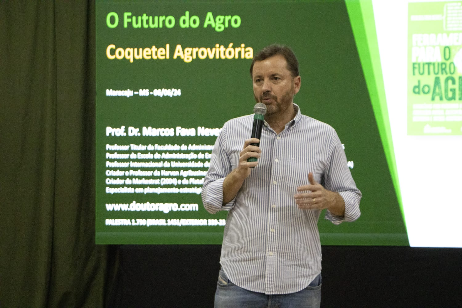 Palestra de Marcos Fava Neves foi sucesso na 53ª Expomara