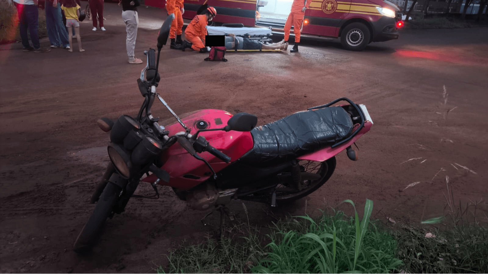 Motociclista fica ferido após colisão e motorista deixa o local sem prestar socorro em Maracaju