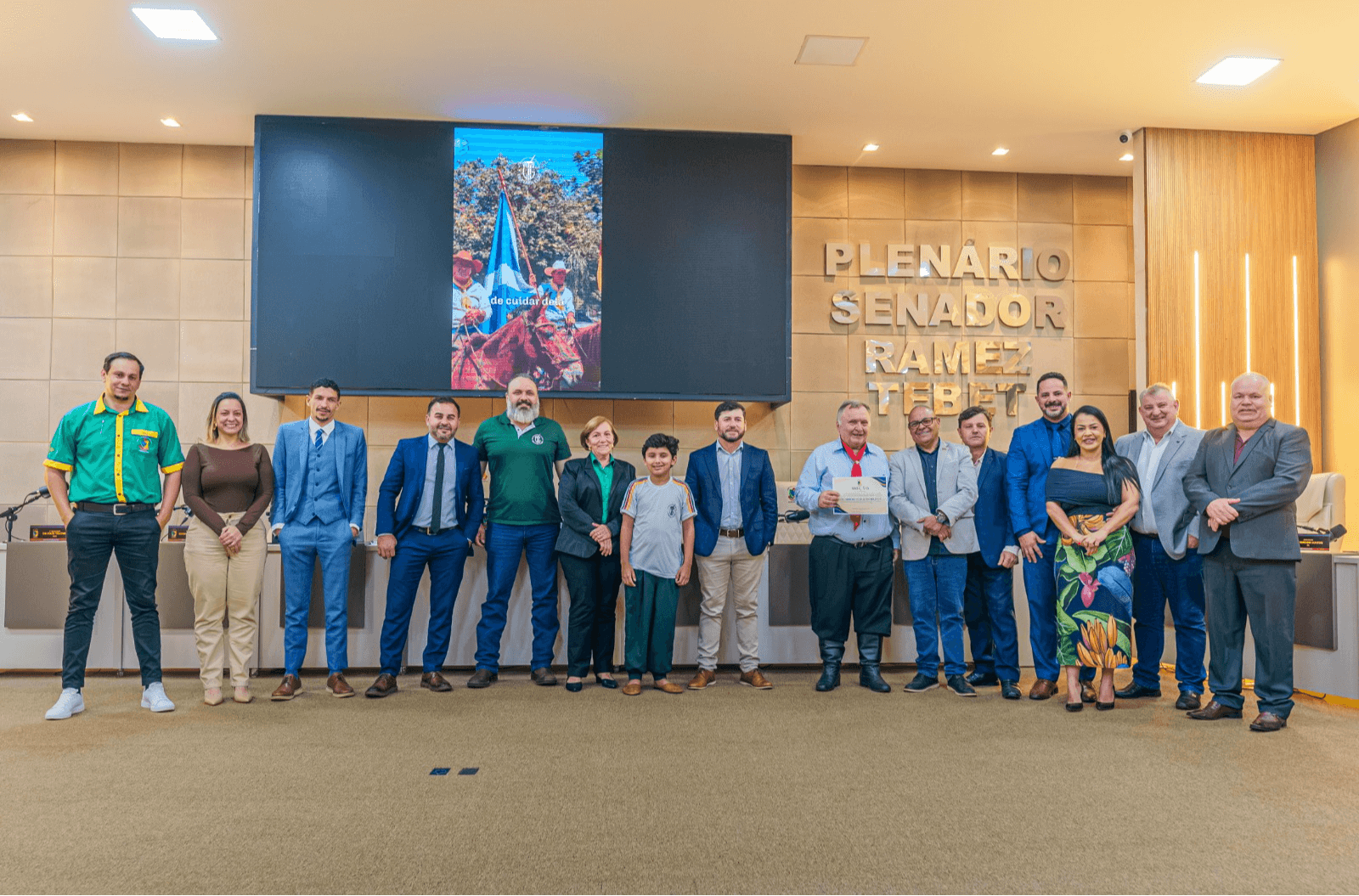 Câmara de Rio Brilhante homenageia CTG Tropeiro Velho pela realização da Semana Farroupilha