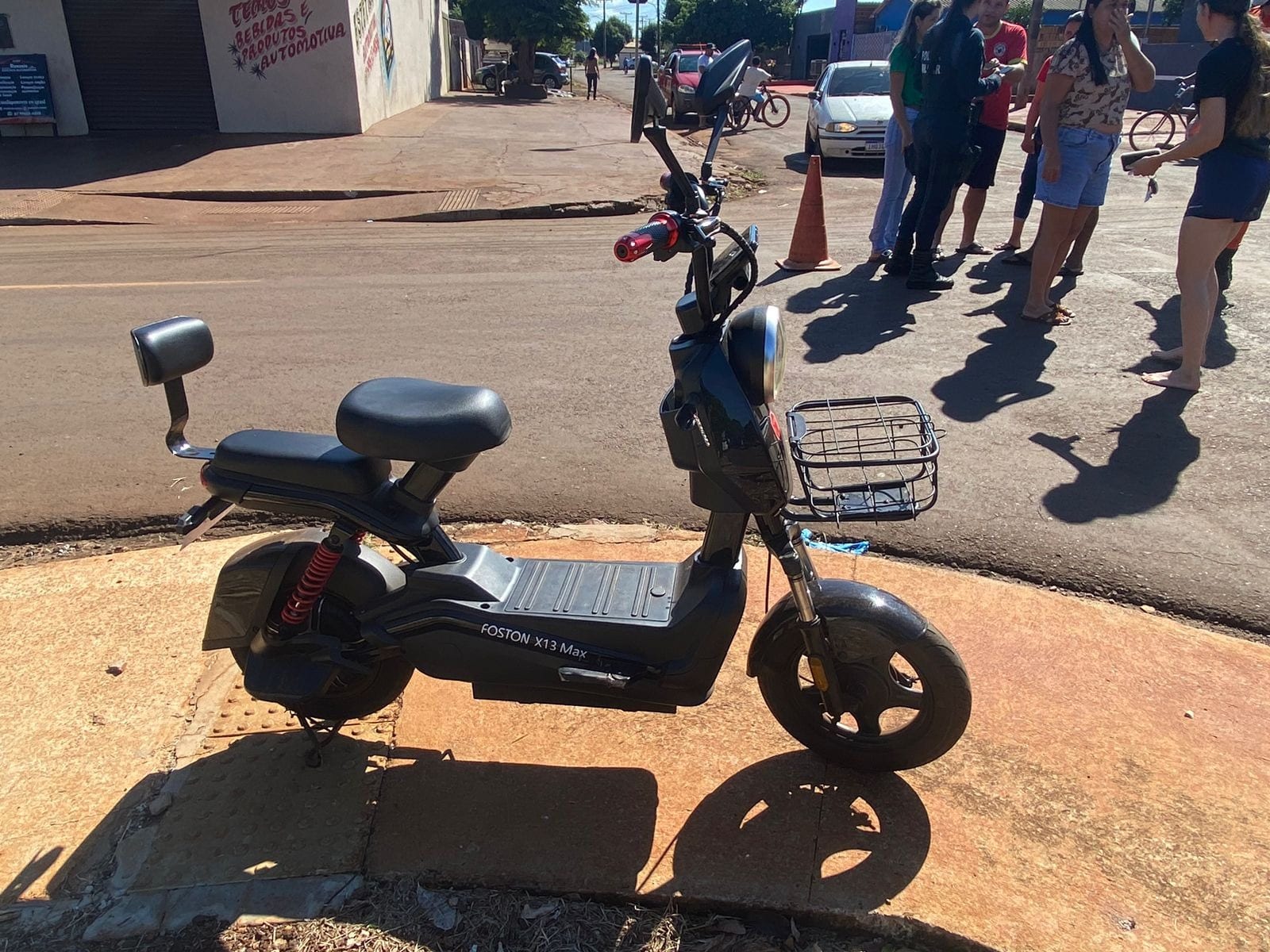 Adolescente fica ferida após colisão entre veículo e bicicleta elétrica em Maracaju