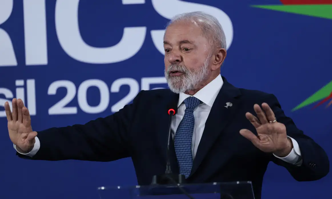 Lula diz que Brics seguirá discutindo alternativas ao dólar
