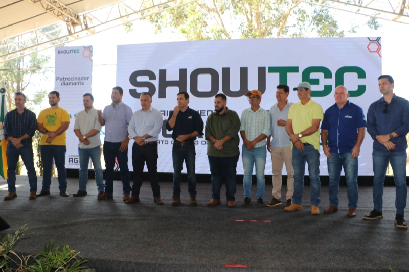 Vereadores participam da abertura do Showtec 2025 em Maracaju