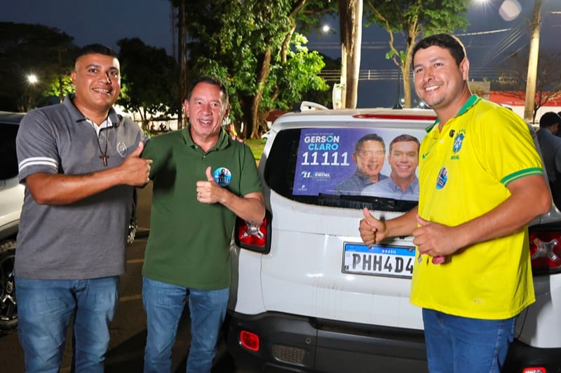Gerson Claro realiza grande ação de adesivagem em Maracaju