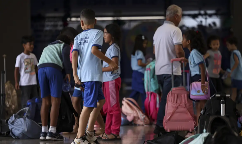 Número de alunos aumenta no ensino médio, mostra Censo Escolar 2024