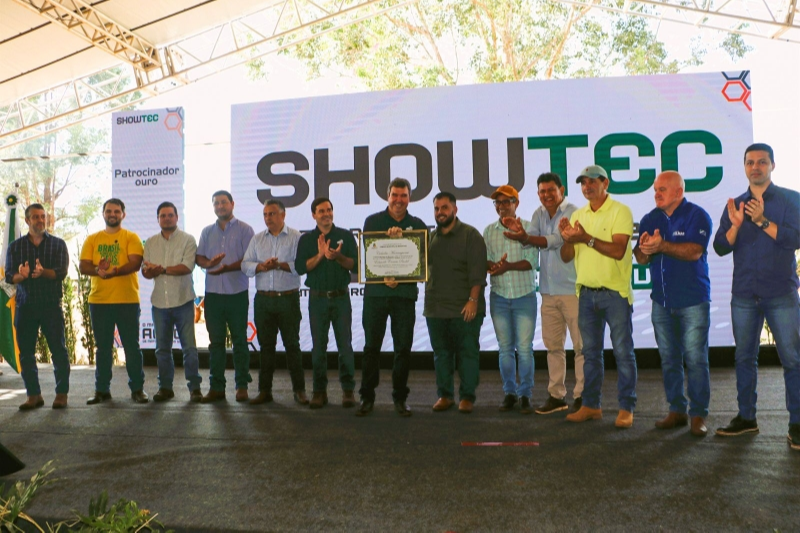 Vereadores homenageiam Governador Eduardo Riedel com Título de Cidadão Maracajuense