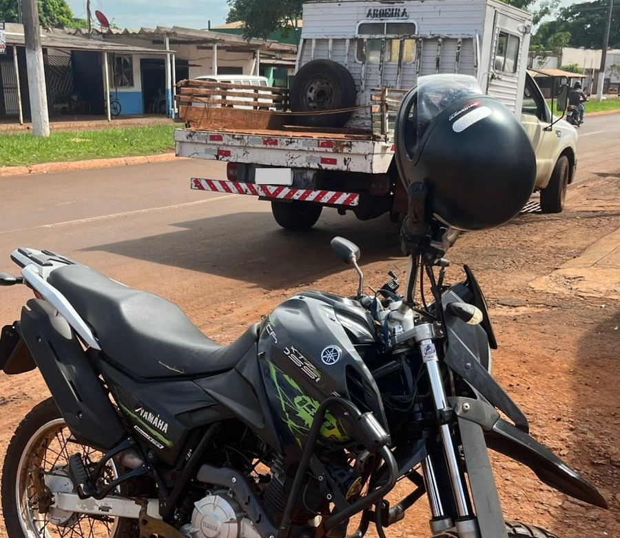 Colisão em rotatória deixa mulher ferida em Maracaju