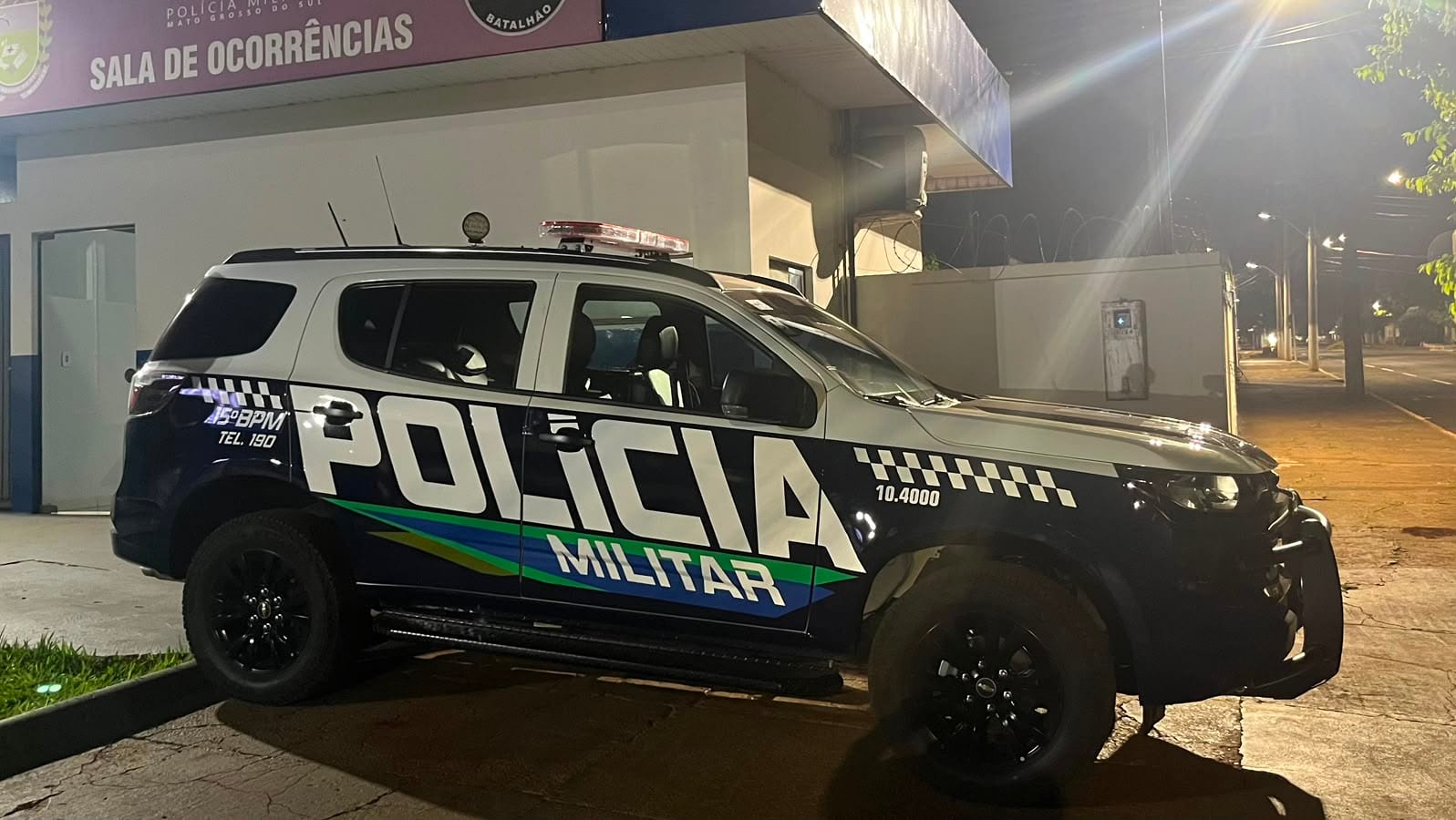 Homem é detido após invadir residência e danificar porta durante a madrugada em Maracaju