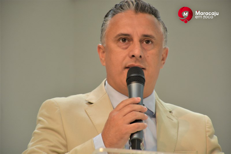 Rener Barbosa cobra manutenção de estrada rural e propõe debate sobre atestados médicos na educação