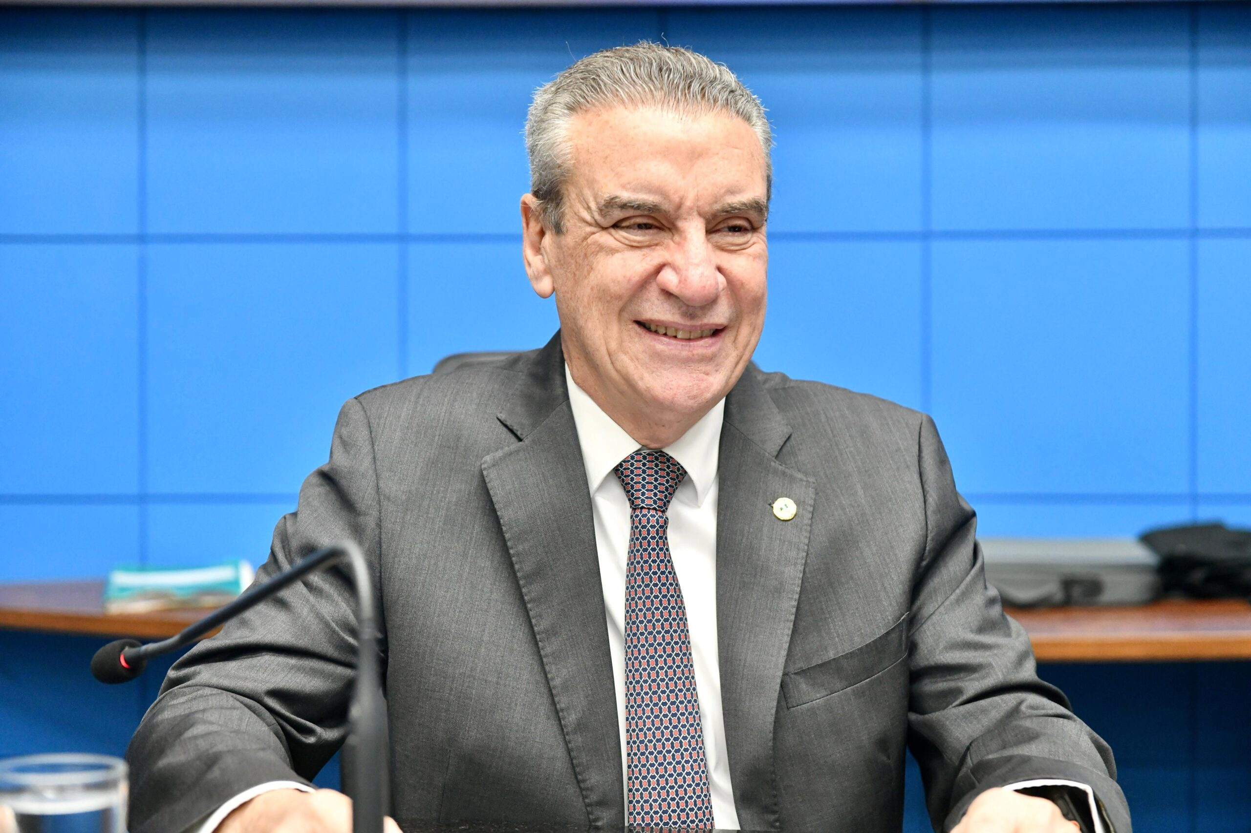 Projeto de Paulo Corrêa prevê notificação do vencimento da CNH via WhatsApp