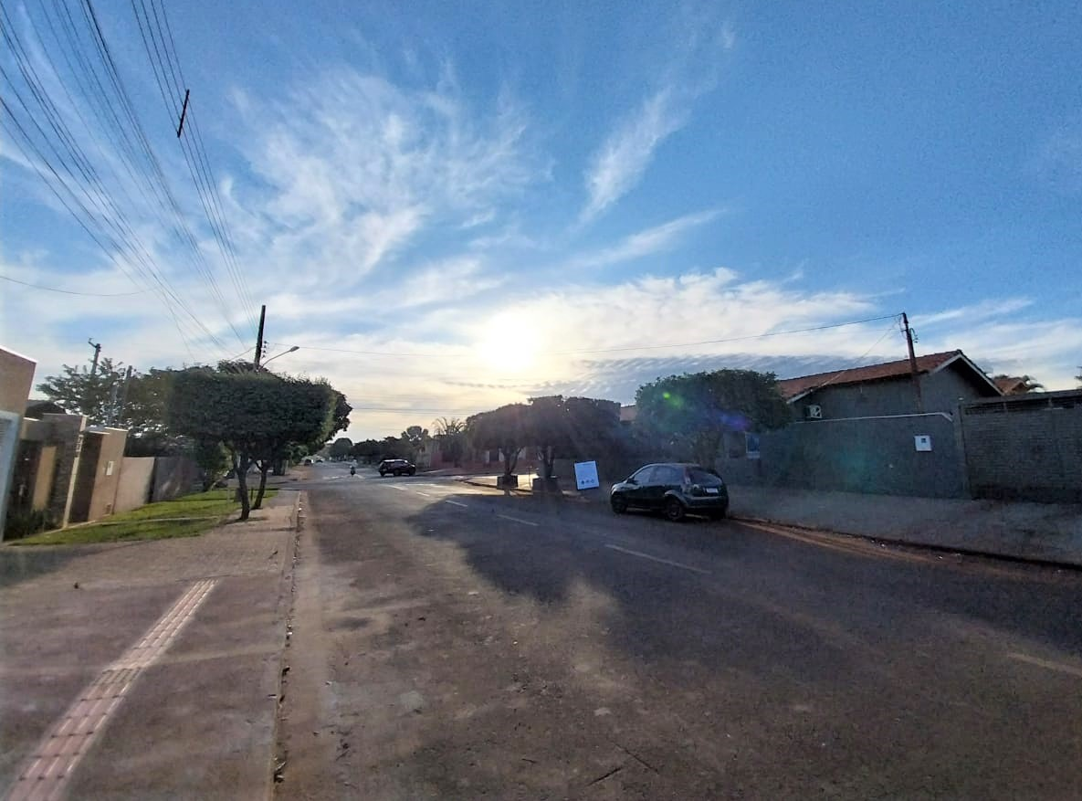 Maracaju vive uma segunda-feira de calor intenso e céu claro