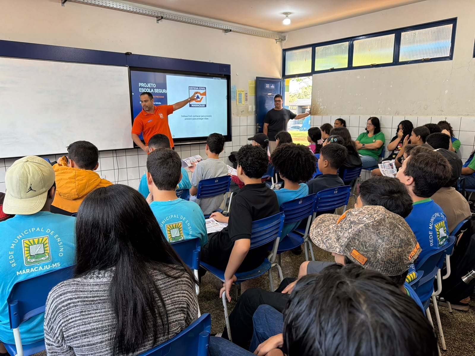 Defesa Civil promove "Projeto Escola Segura" na Escola Municipal João Pedro Fernandes.