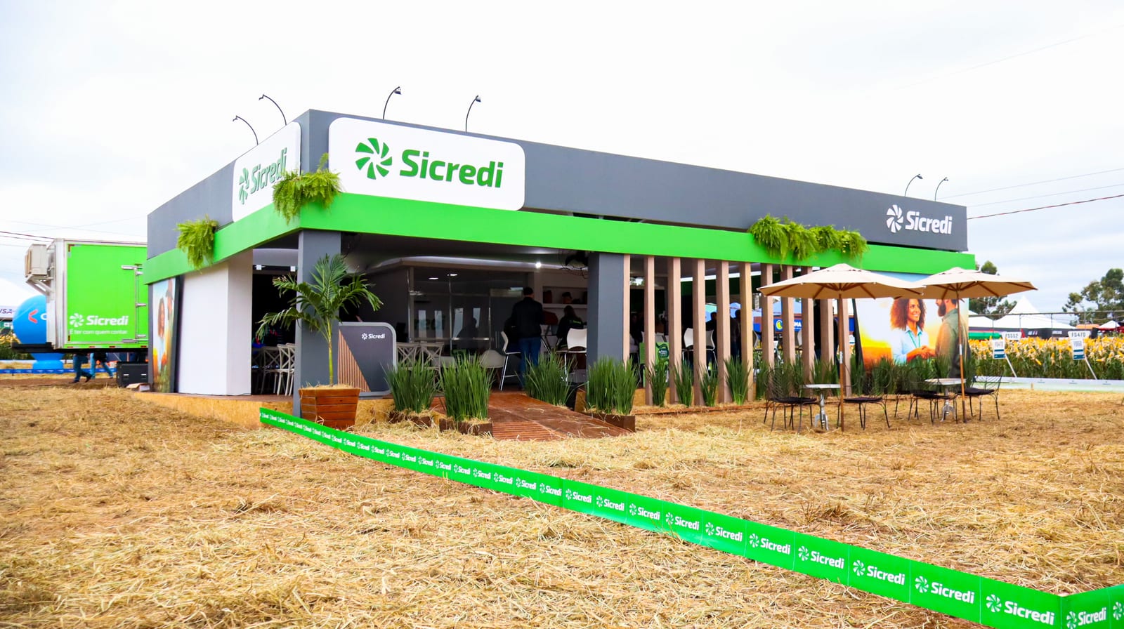 Sicredi é destaque por facilitar acesso a soluções financeiras durante a Showtec 2026