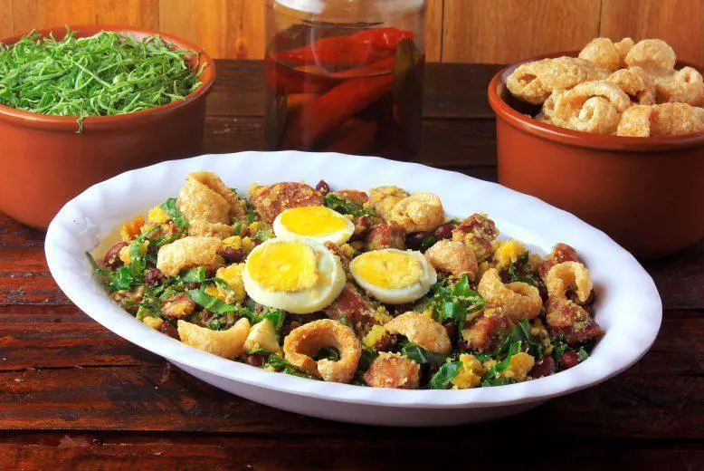 Receita de Feijão tropeiro à capixaba