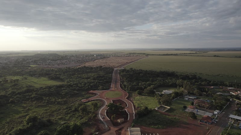 Parceria entre Marcos Calderan e Eduardo Riedel entrega prolongamento da Avenida Filinto Müller e marca nova fase da mobilidade urbana em Maracaju.