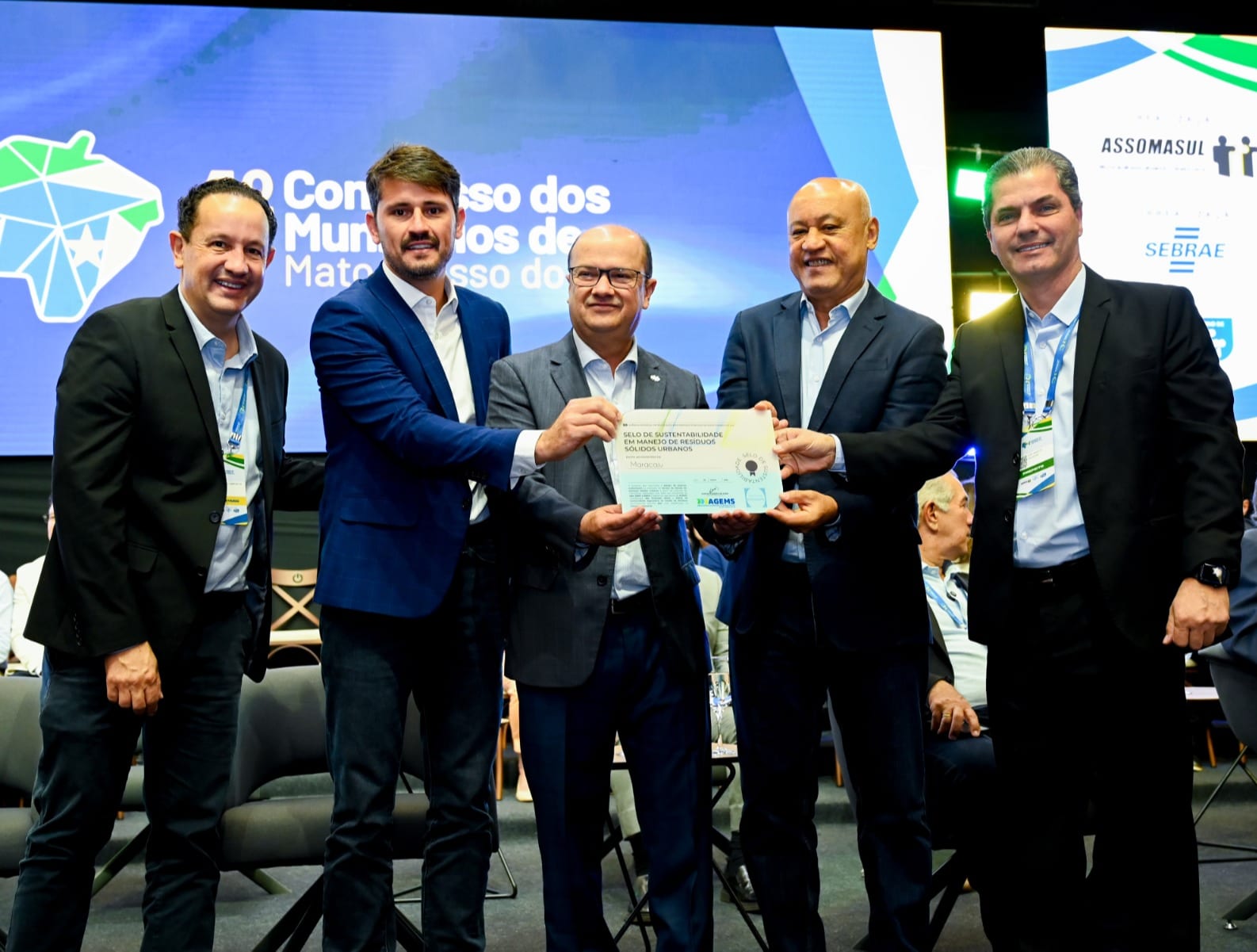 AGEMS premia Maracaju e outros municípios com o Selo de Sustentabilidade em Resíduos Sólidos no 4º Congresso dos Municípios de MS