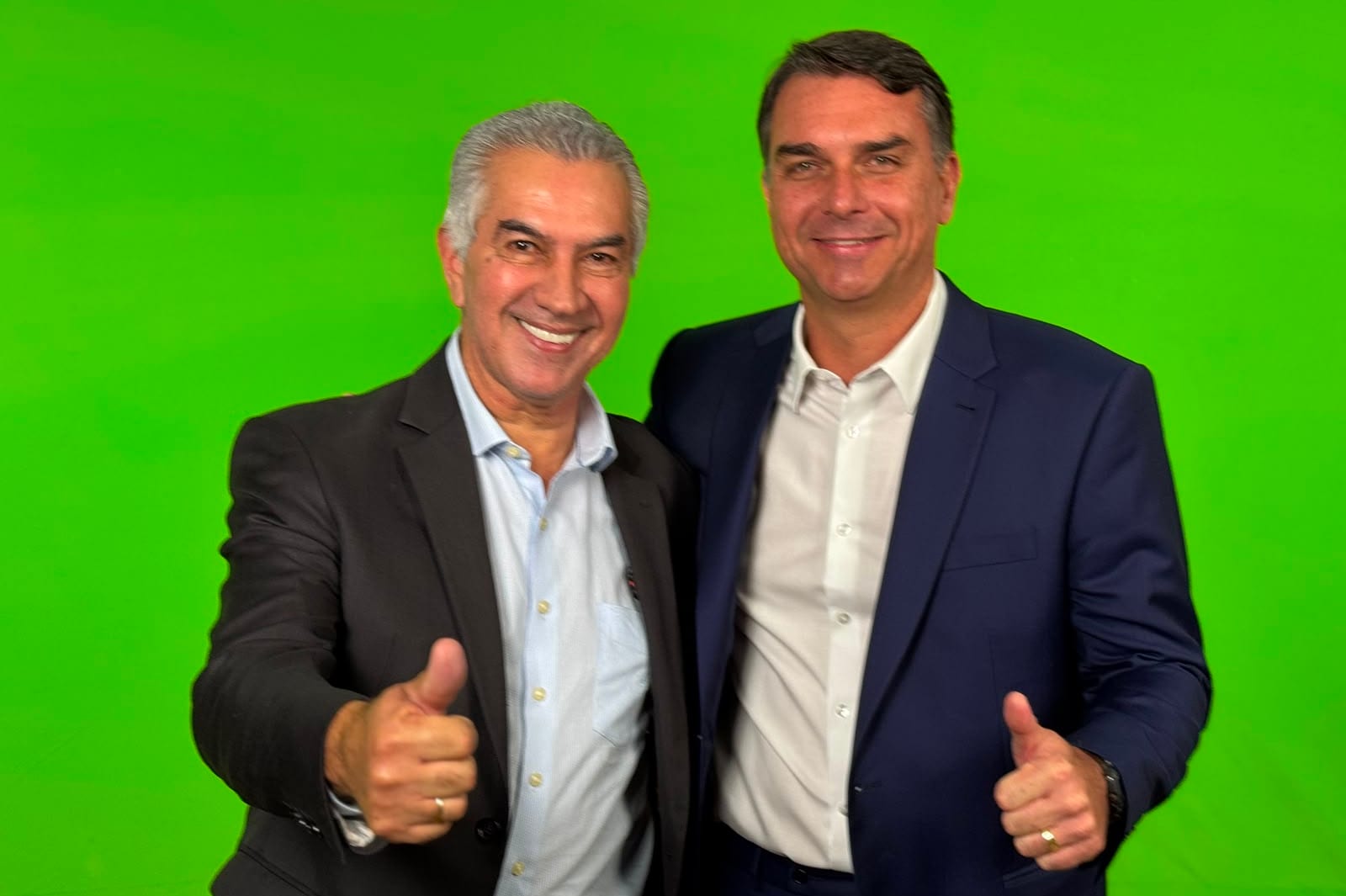 Reinaldo Azambuja participa de reunião com Flávio Bolsonaro e Michele no DF