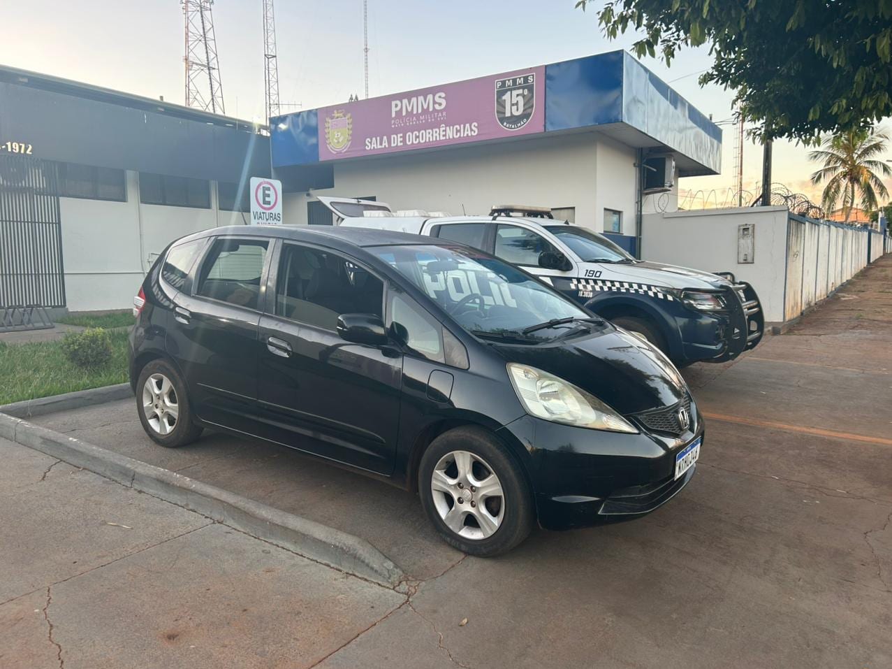 Polícia Militar recupera veículo furtado minutos após o crime e prende três autores em Maracaju