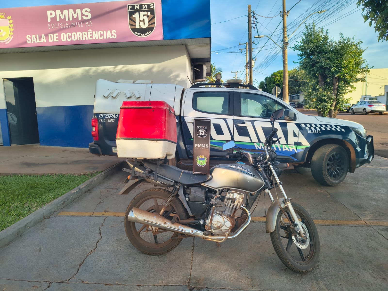 Polícia Militar encaminha motocicleta para averiguação após suspeita de receptação em Maracaju