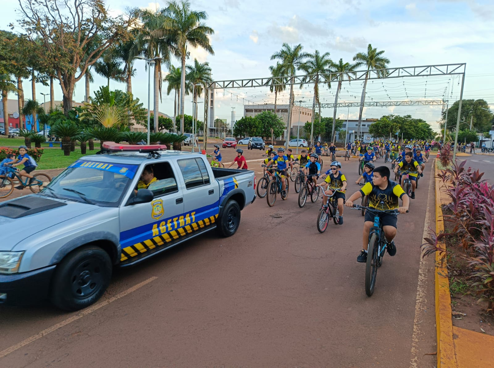 Passeio Ciclístico leva jornada educativa por mais respeito e segurança nas ruas de Rio Brilhante