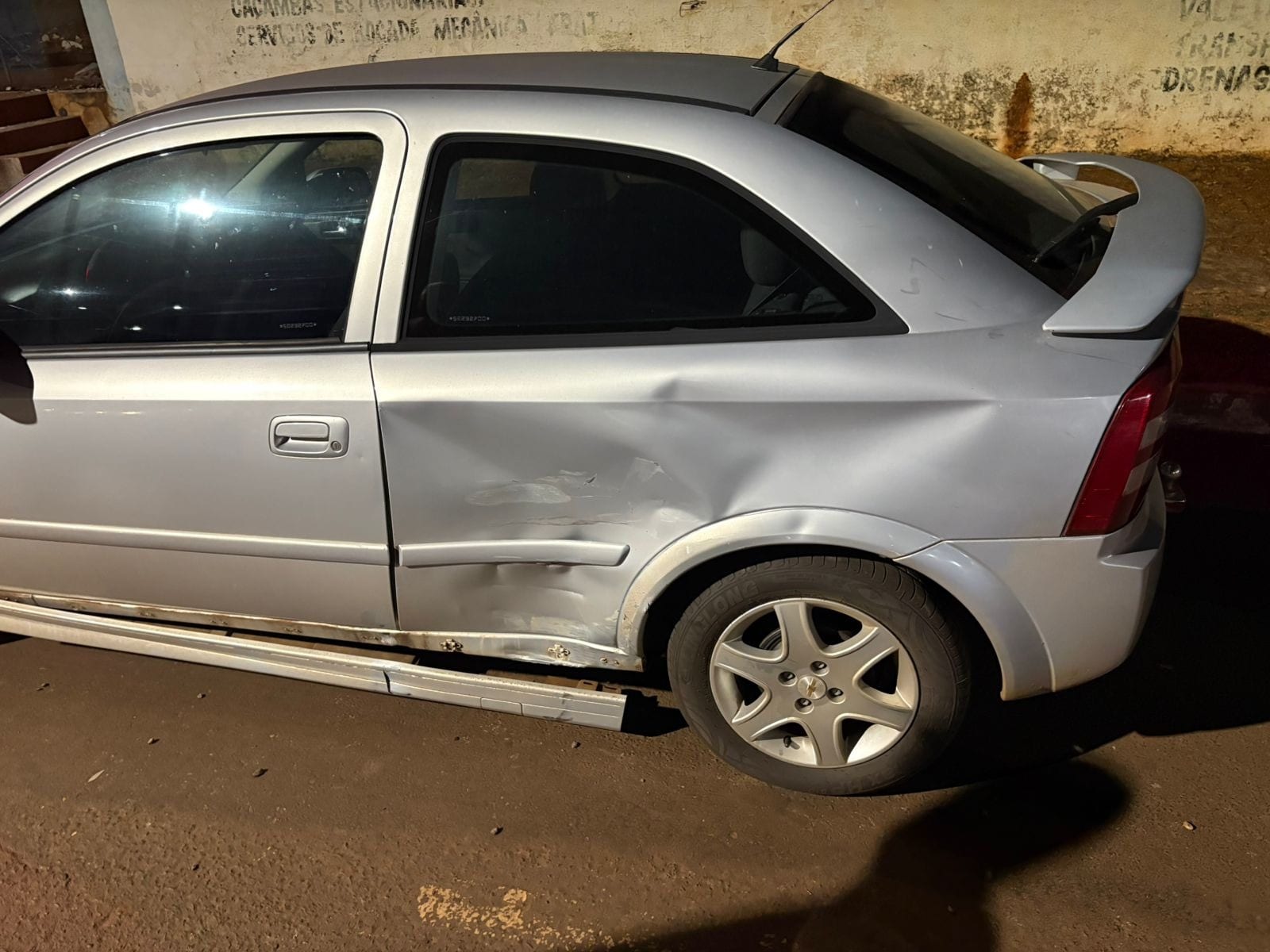 Adolescente fica ferida após colisão entre autopropelido e carro no Centro de Maracaju; município registra 36º acidente do ano