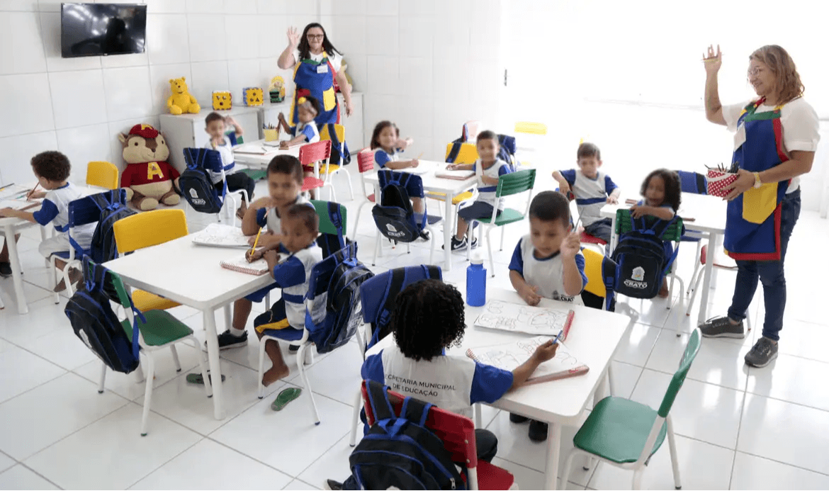 Escolha de livros didáticos para educação infantil começa nesta terça