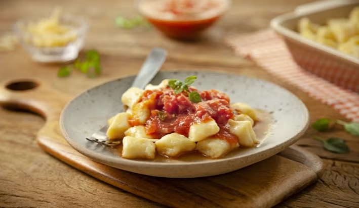 Receita de Nhoque de Batata Simples com Molho de Tomate
