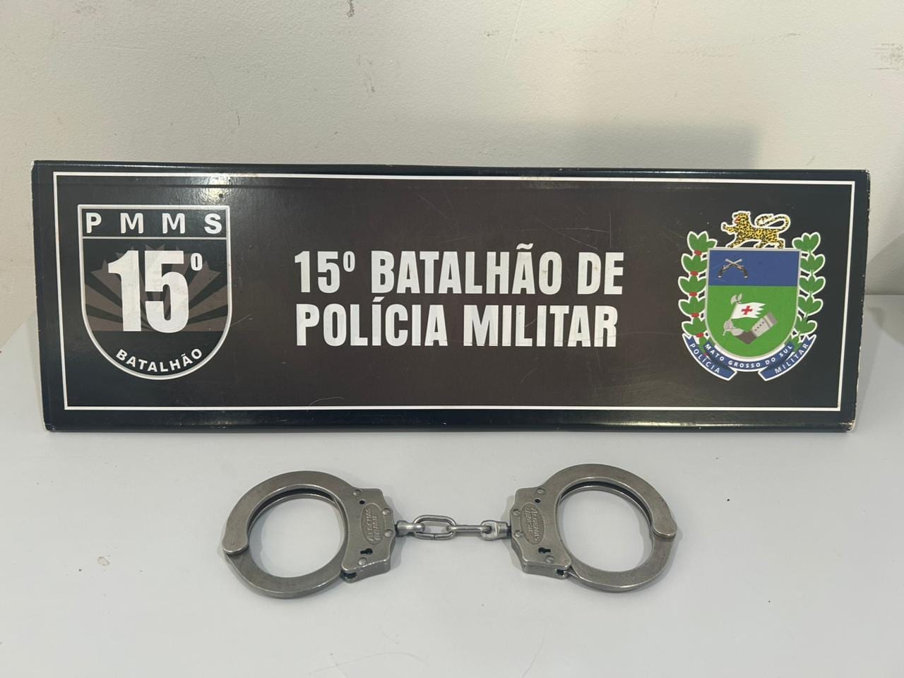Polícia Militar cumpre mandado de prisão em frigorífico na zona rural de Maracaju