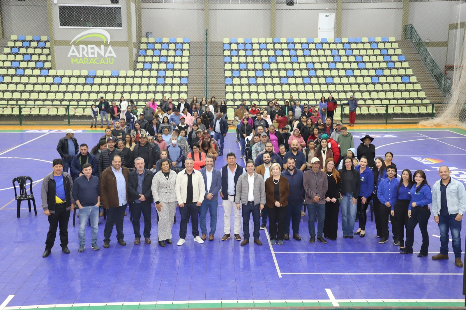 Prefeitura de Maracaju assina ordem de serviço para construção de 109 casas e entrega títulos definitivos a moradores