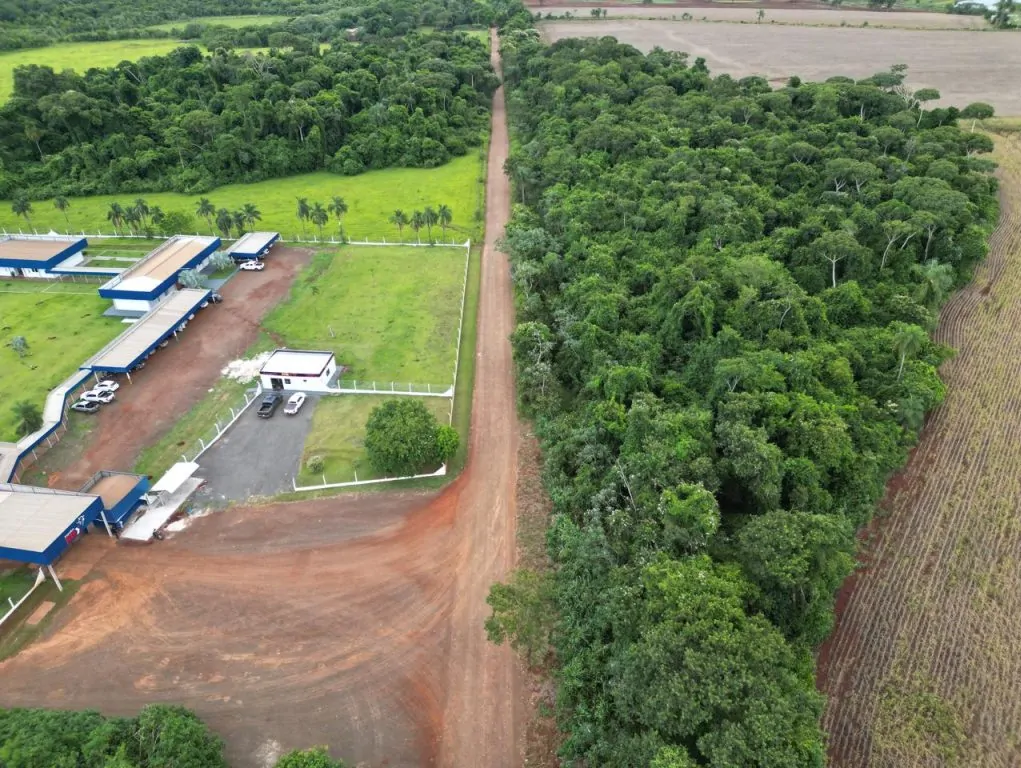 Vereador Robert ressalta a luta pelo asfaltamento de estrada, para impulsionar empregos e exportações de carne em Maracaju.