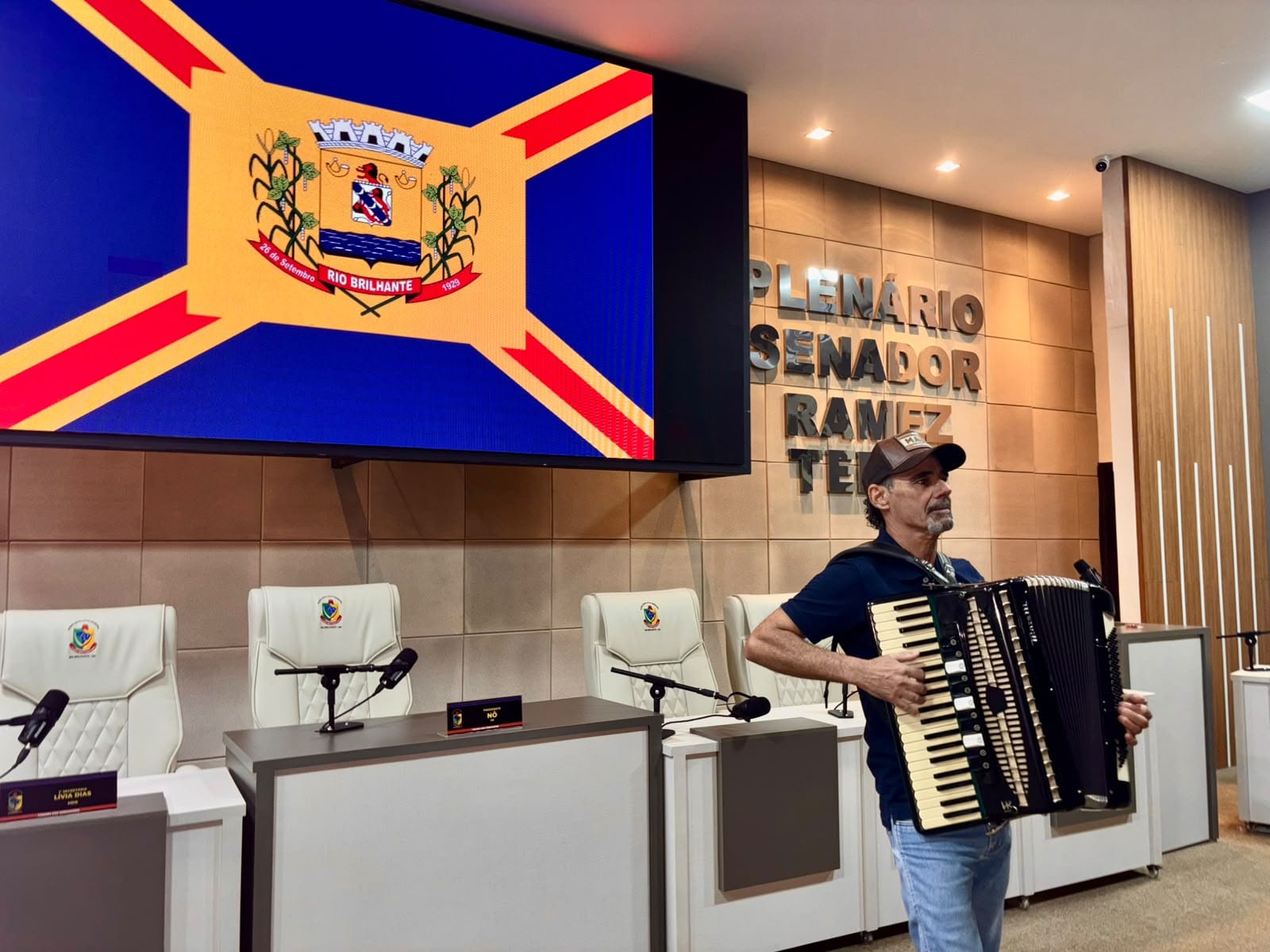 Sessão Solene na Câmara Municipal Celebra os 97 Anos de Rio Brilhante e Homenageia Pioneiros