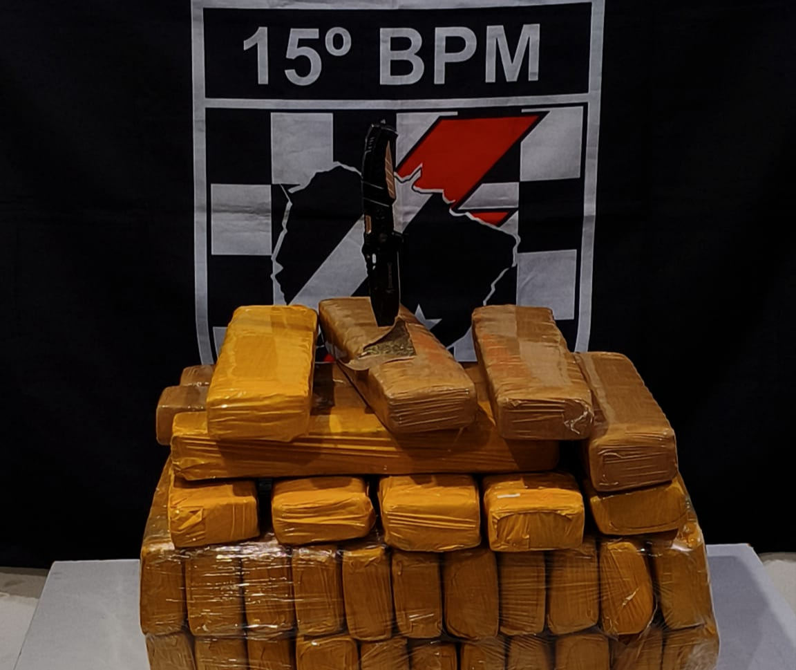 Polícia Militar apreendeu mais de 30kg de maconha em ônibus no terminal rodoviário de Maracaju