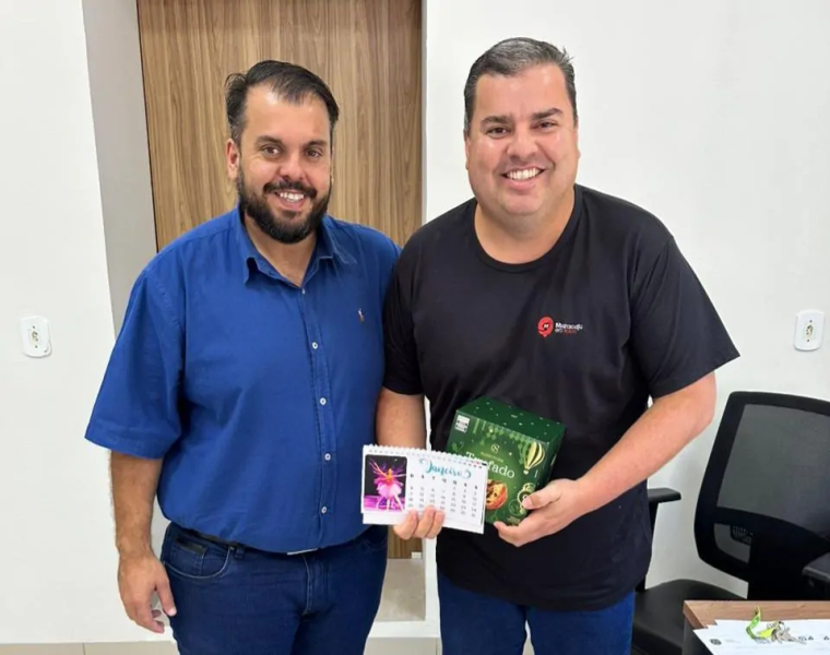 Reconhecimento e valorização: Robert Ziemann homenageia Ben Hur Salomão por sua contribuição à Administração