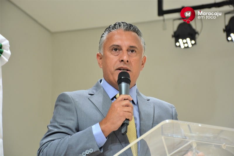 Vereador Rener Barbosa cobra esclarecimentos sobre situação dos atendimentos médicos de pediatria em Maracaju.