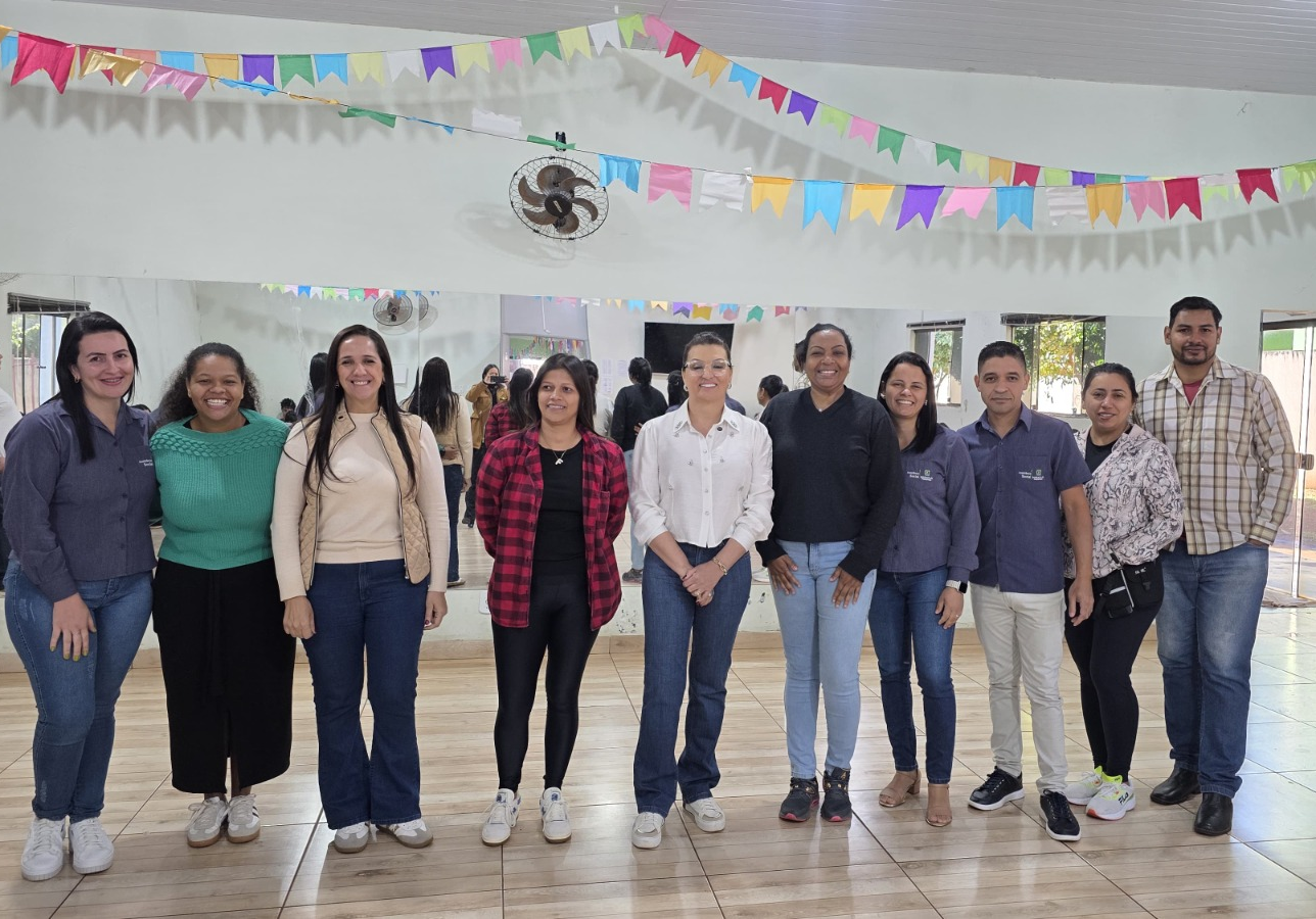 Primeira-Dama de Maracaju coordena doação de agasalhos da Receita Federal a projetos da Assistência Social.