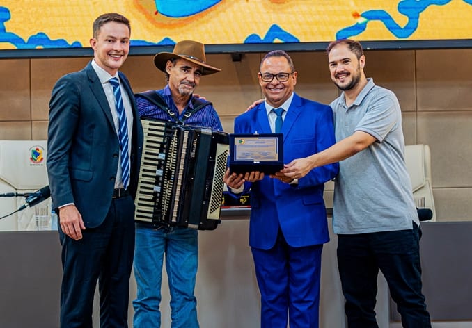 Sessão Solene marca os 97 anos de Rio Brilhante com homenagem aos pioneiros e celebração da história do município