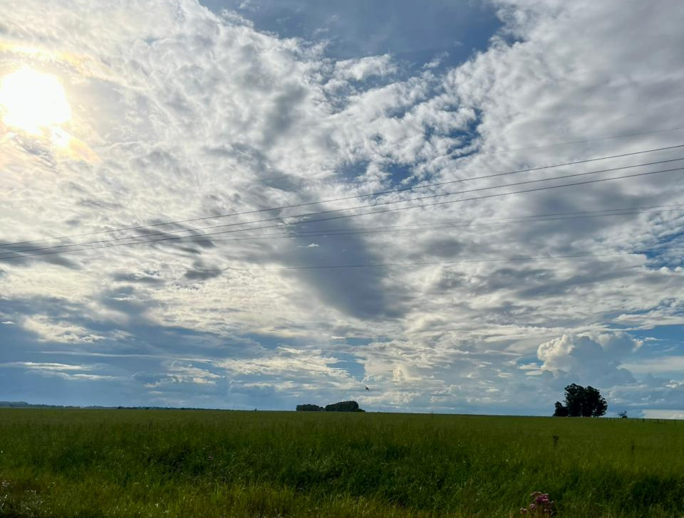 Sábado de sol e calor em Maracaju: Máximas podem chegar aos 33°C