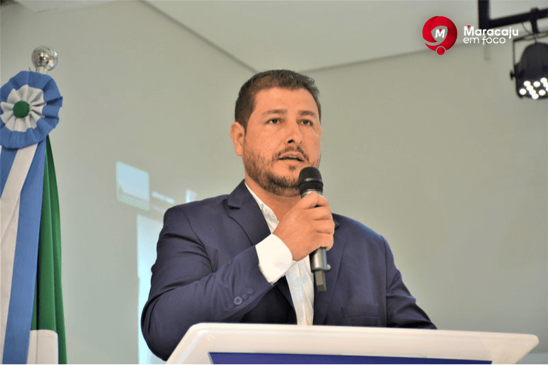 Daniel Esquivel solicita melhorias para o Posto de Saúde Orestes Rocha e homenageia servidor com 44 anos de serviço em Maracaju