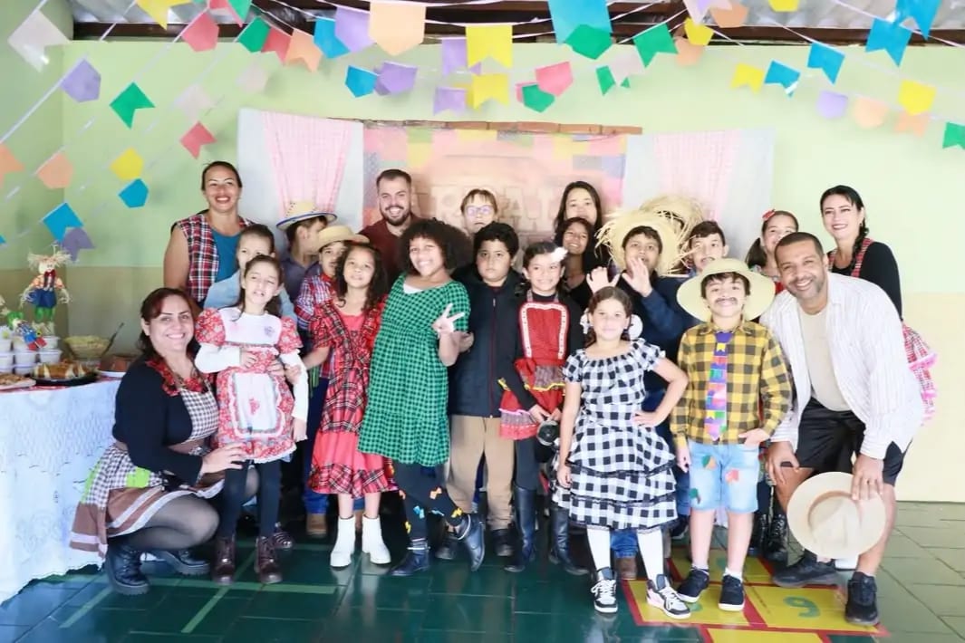 Robert Ziemann prestigia Arraiá da Escola Raio de Luz e reforça apoio à inclusão