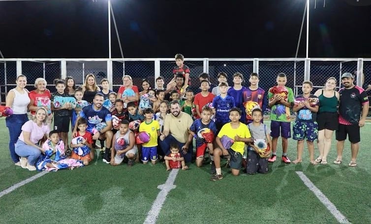 Instituto Pequeno Cidadão leva solidariedade com entrega de cobertores em Rio Brilhante