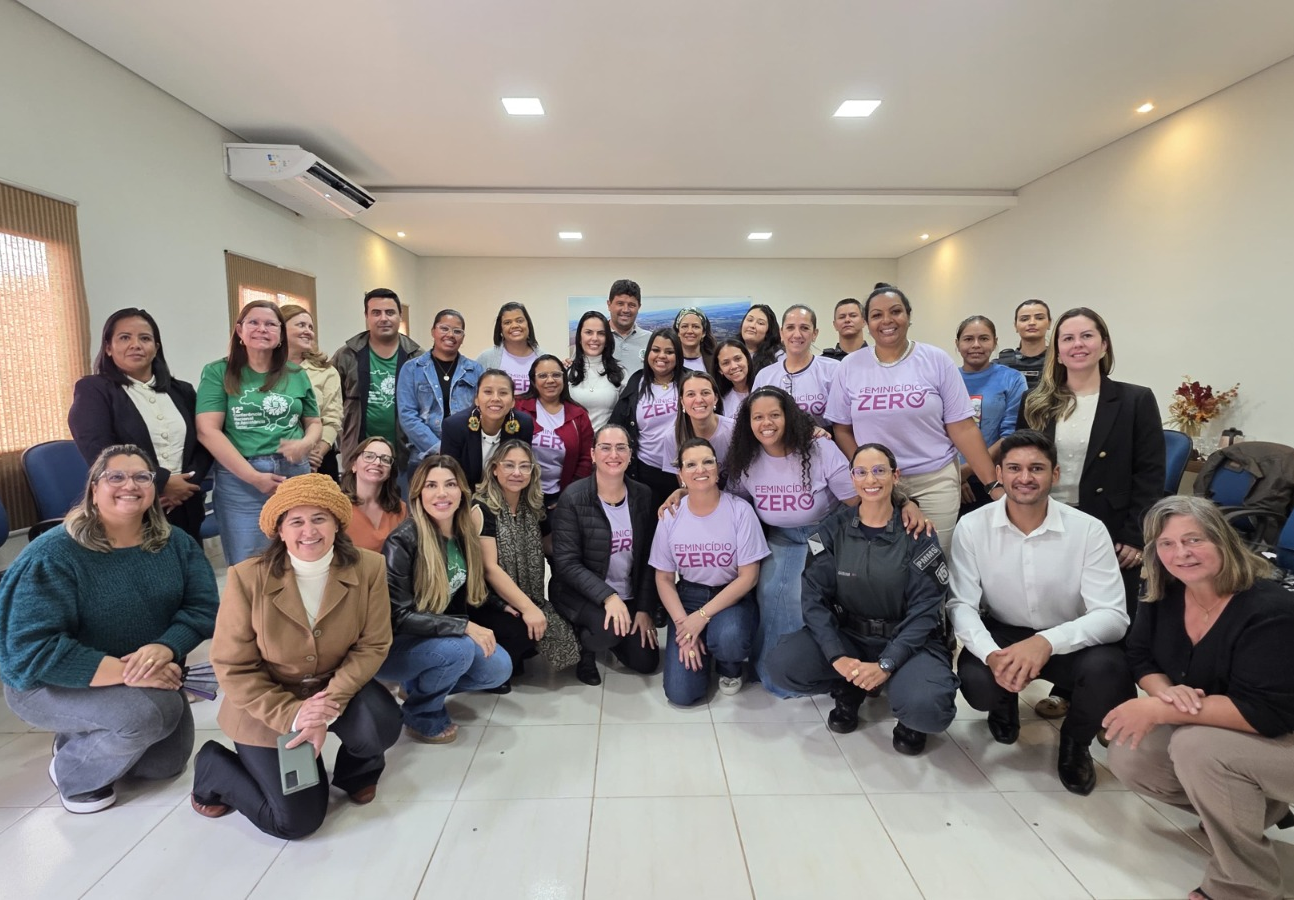 Maracaju compartilha experiência de referência em combate à violência contra a mulher em capacitação realizada em Sidrolândia.
